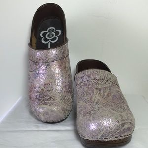 Sanita Danish clogs size 37 pink blue tan s splash pattern